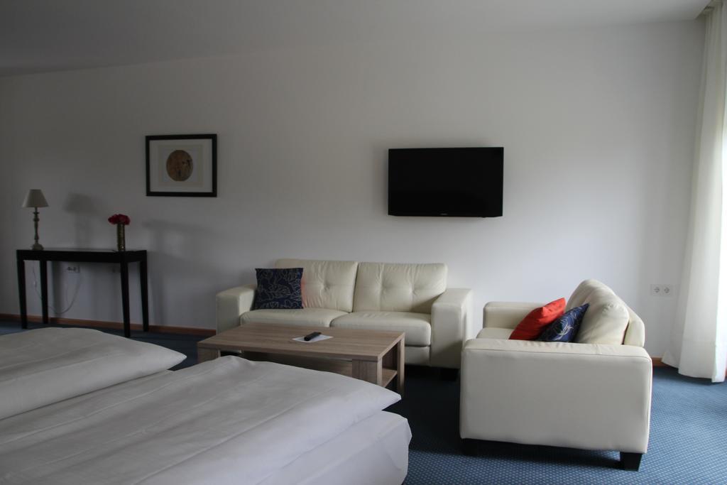 Hotel Lindenstrasse Neuenhagen bei Berlin Стая снимка