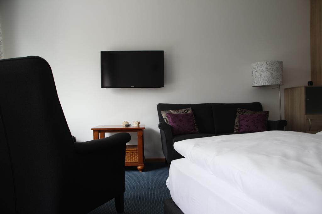 Hotel Lindenstrasse Neuenhagen bei Berlin Стая снимка